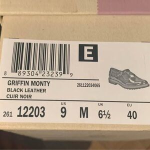 Clarks Griffin Monty Leather Mary Jane’s Size 9